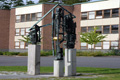 Pytagoras Sats, skulptur vid Särlaskolan